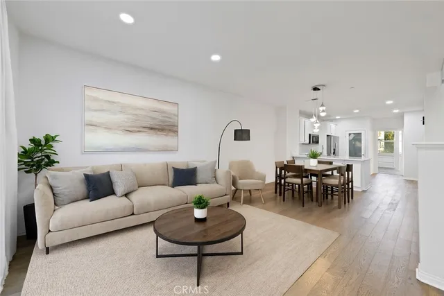 $998,000 | 8620 Belford Avenue, Unit 604, Westchester, CA 90045