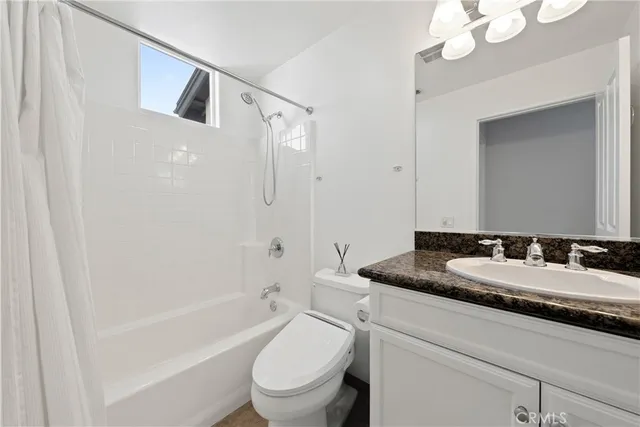 $998,000 | 8620 Belford Avenue, Unit 604, Westchester, CA 90045