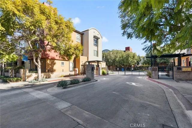 $998,000 | 8620 Belford Avenue, Unit 604, Westchester, CA 90045