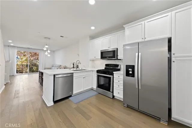 $998,000 | 8620 Belford Avenue, Unit 604, Westchester, CA 90045