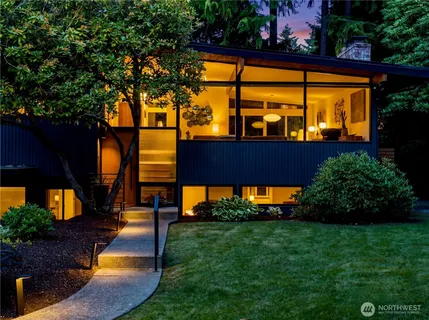 $1,349,000 | 17128 2nd Avenue Southwest, Normandy Park, WA 98166