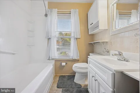 $325,000 | 218 Bullock Avenue, West Conshohocken, PA 19428