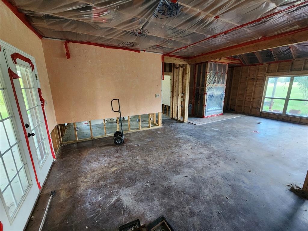 17555 County Road 330 Terrell, TX 75161 - Photo 11 of 32 a view of a in an empty room