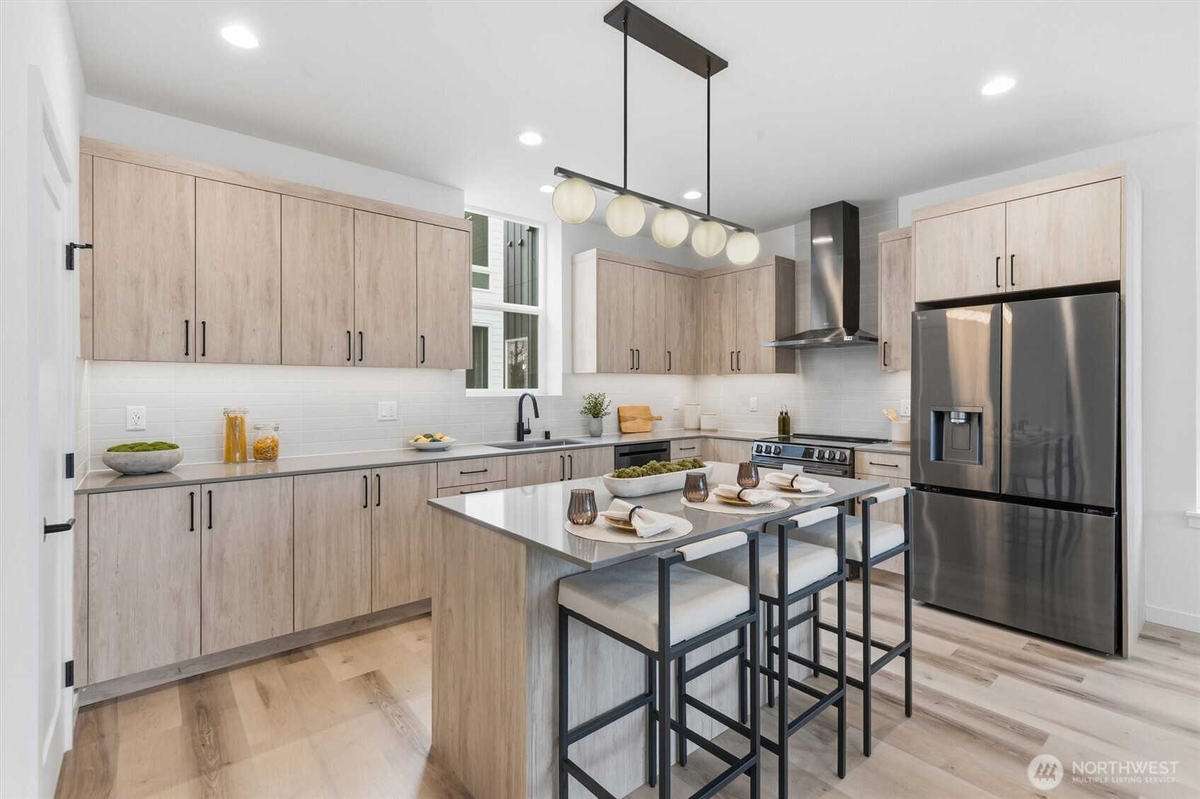 805 Northwest 63rd Street, Unit B Seattle, WA 98107 - Photo 2 of 32