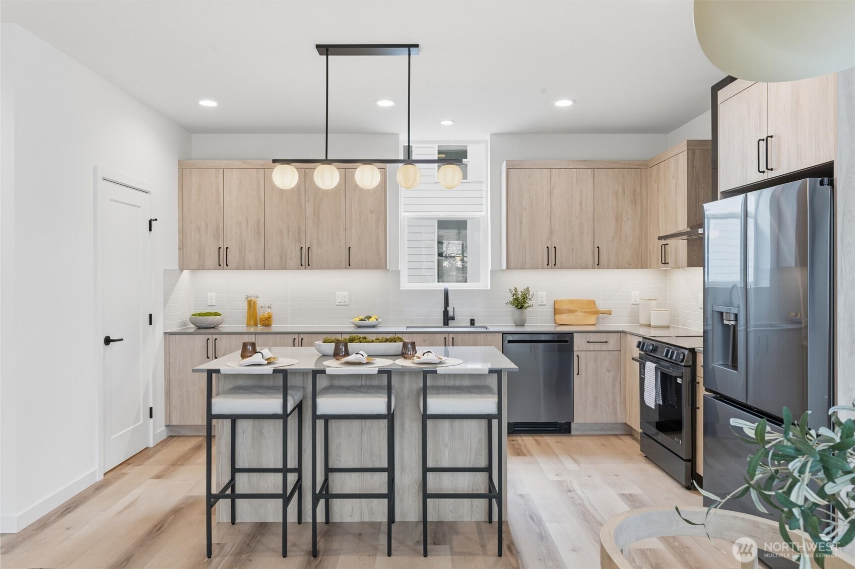 805 Northwest 63rd Street, Unit B Seattle, WA 98107 - Photo 9 of 32