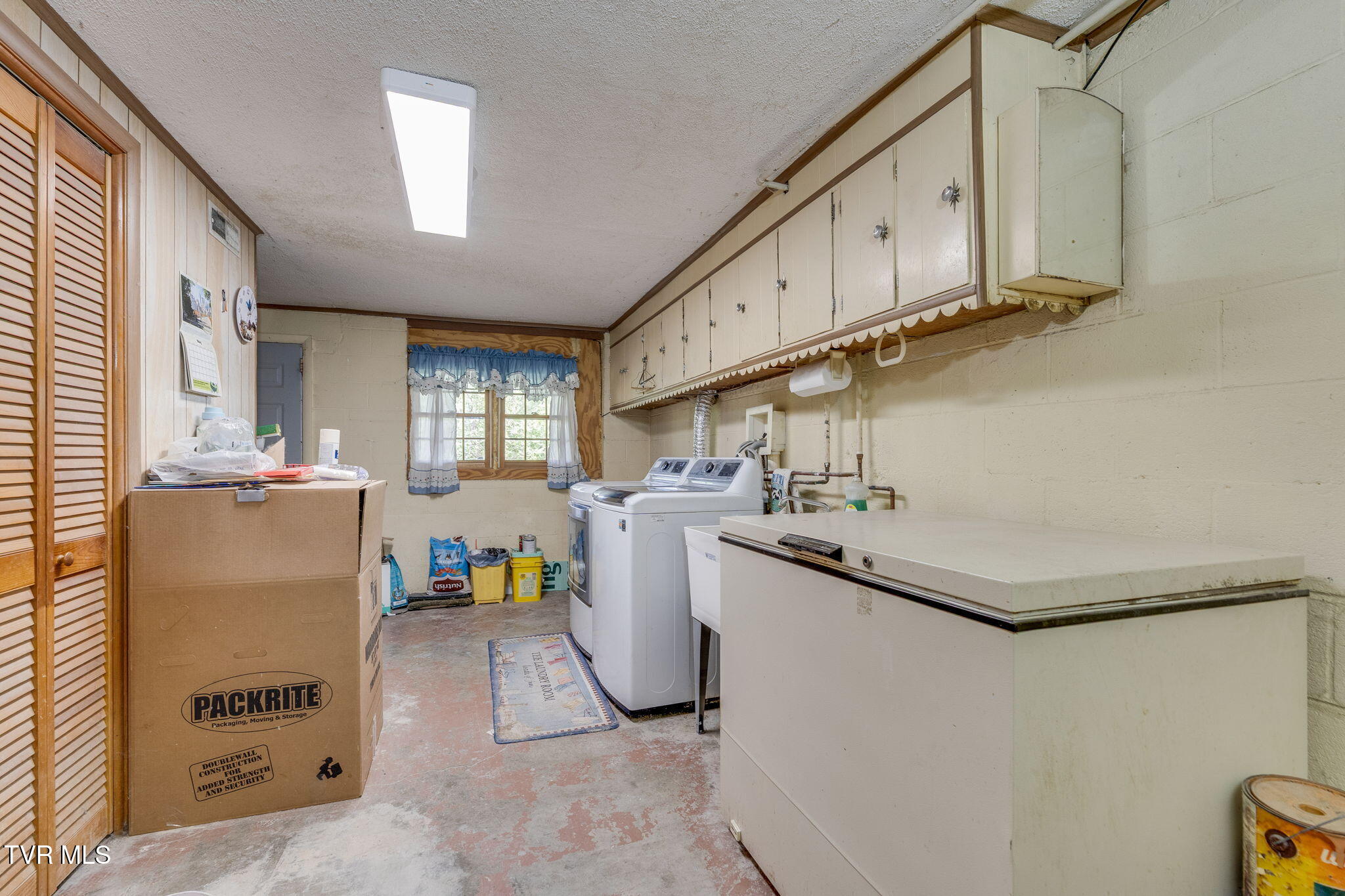 397 Buncombe Road Blountville, TN 37617 - Photo 19 of 49 019