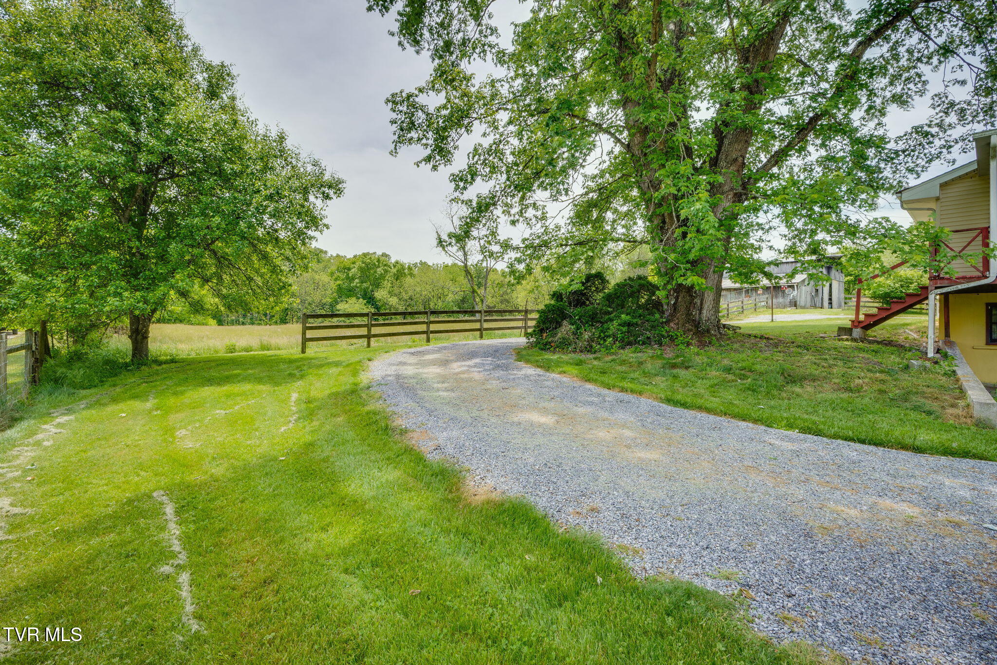 397 Buncombe Road Blountville, TN 37617 - Photo 31 of 49 031