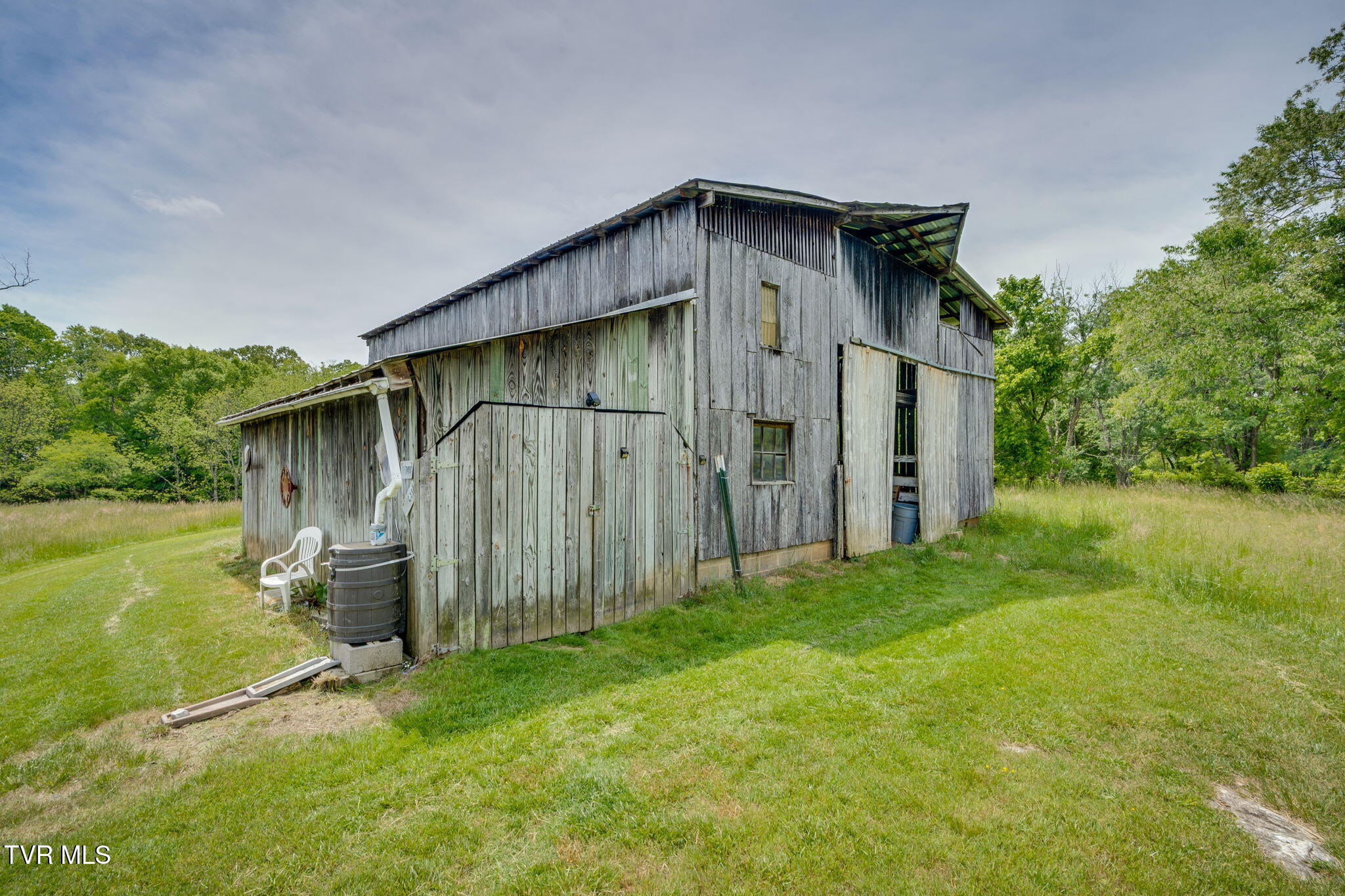 397 Buncombe Road Blountville, TN 37617 - Photo 34 of 49 034