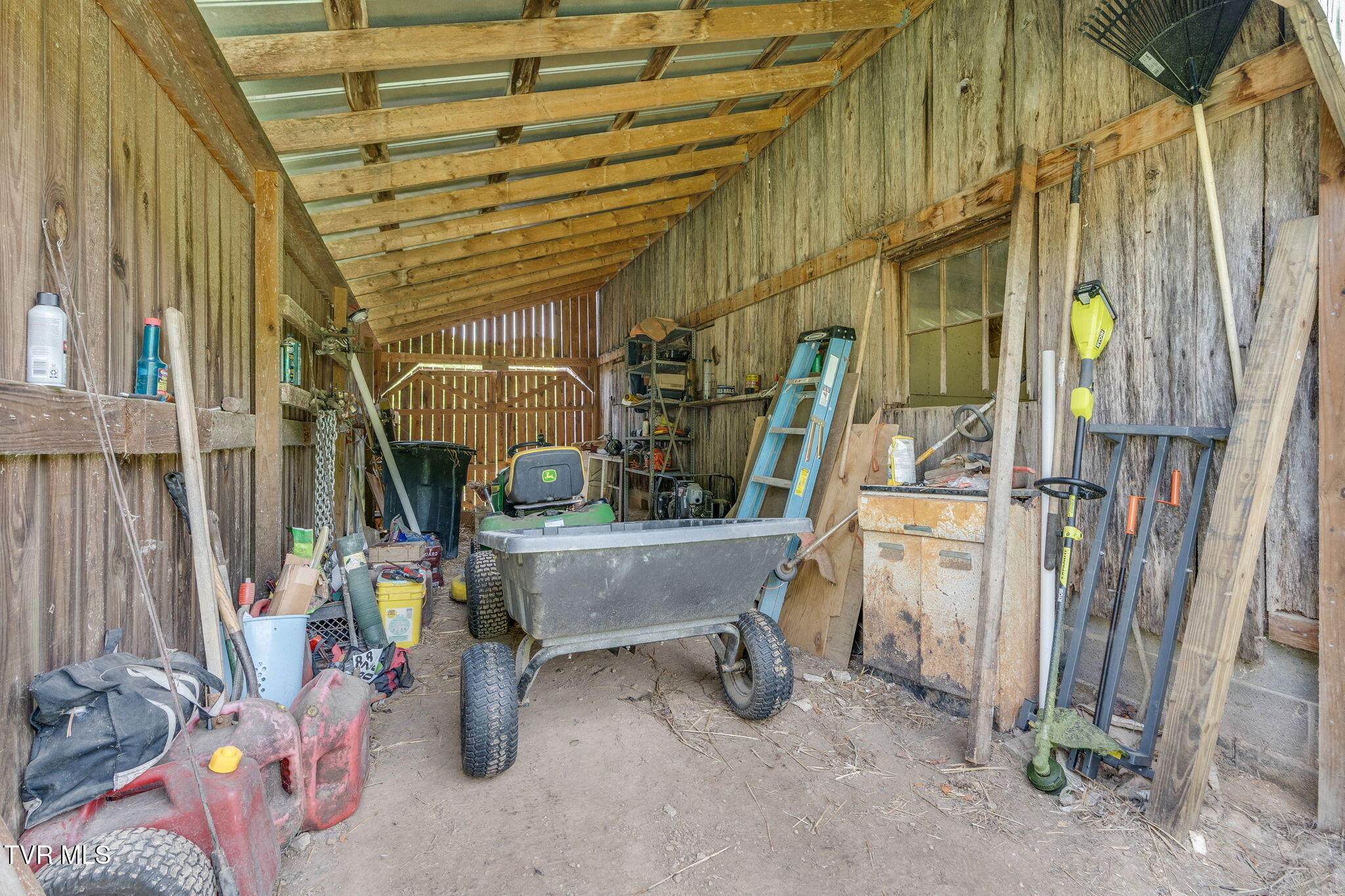 397 Buncombe Road Blountville, TN 37617 - Photo 36 of 49 036