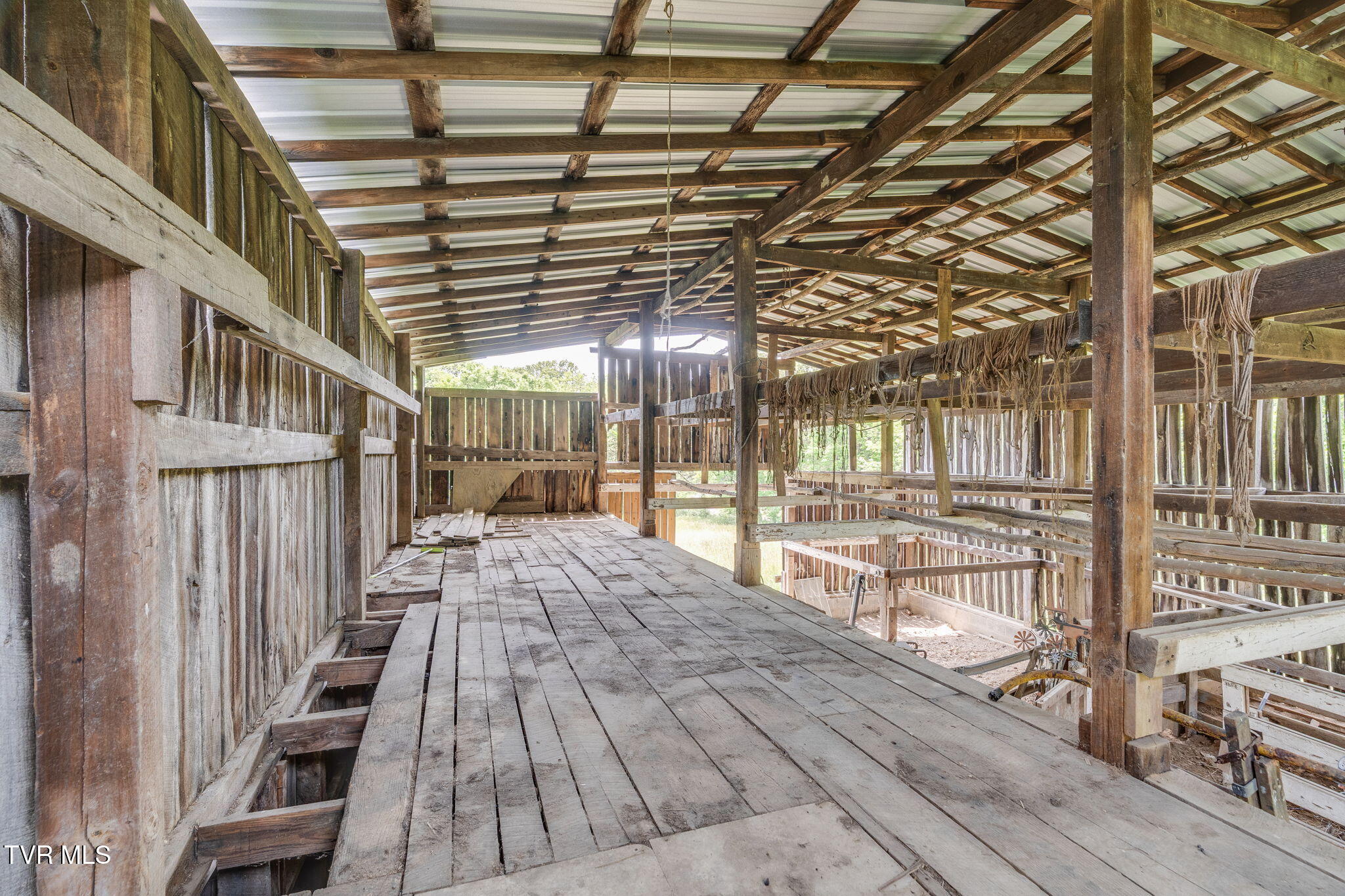 397 Buncombe Road Blountville, TN 37617 - Photo 39 of 49 039