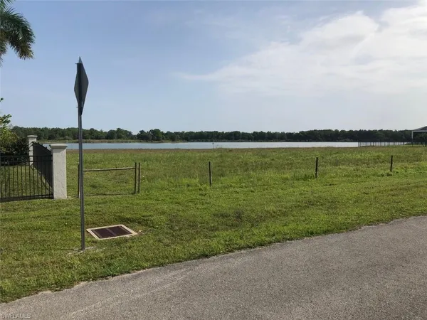 $139,500 | 630 Shady Hollow Boulevard West, Naples, FL 34120