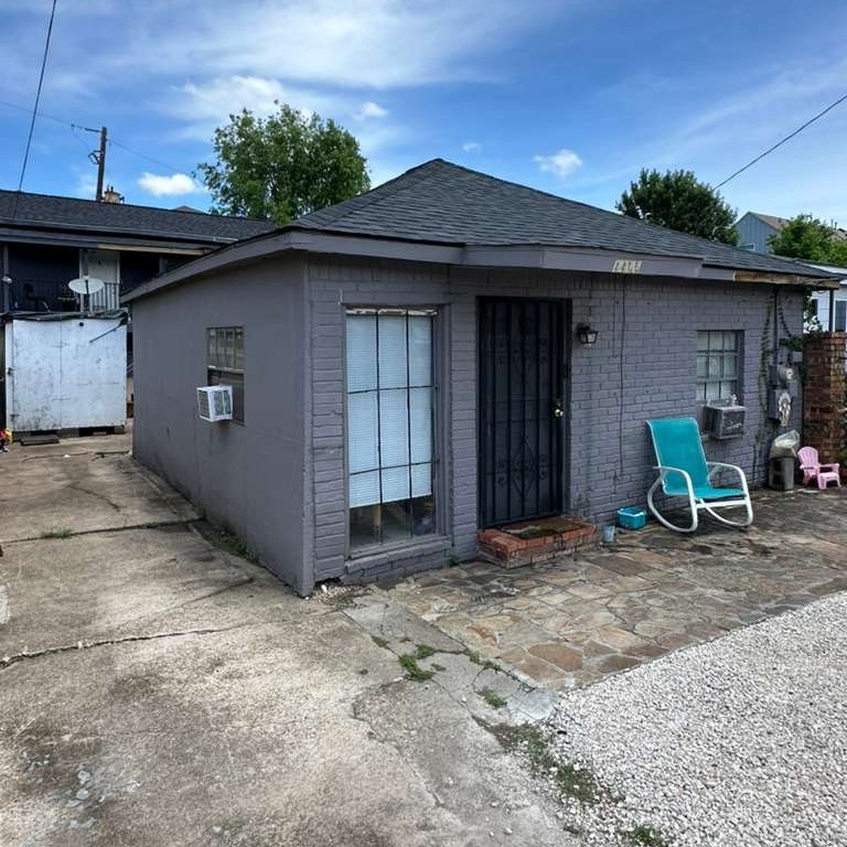 4406 Allen Street Houston, TX 77007 - Photo 2 of 20