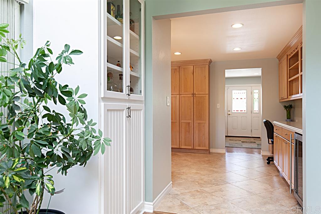 628 Hillsview Road El Cajon, CA 92020 - Photo 6 of 25 Gallery Image 6