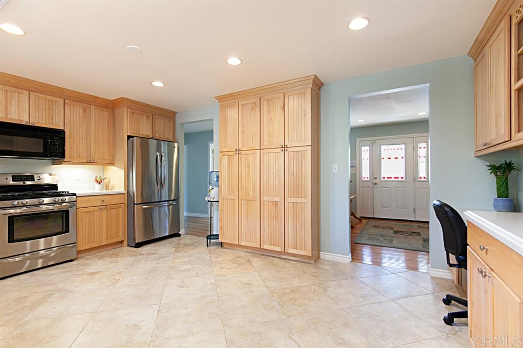 628 Hillsview Road El Cajon, CA 92020 - Photo 9 of 25 Gallery Image 9