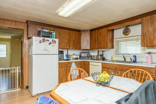 $370,000 | 77 Mechanic Street, Stonington, CT 06379