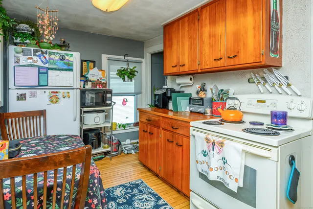 $370,000 | 77 Mechanic Street, Stonington, CT 06379