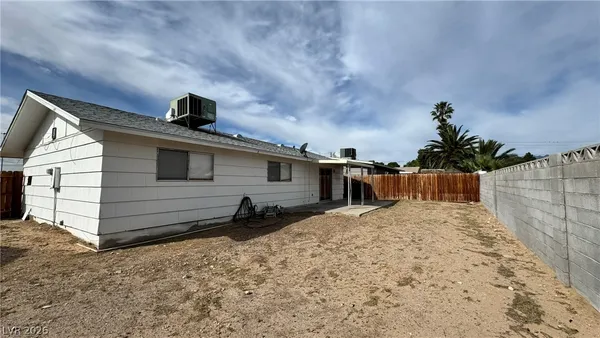 $1,898 | 6520 Dinning Avenue, Las Vegas, NV 89107