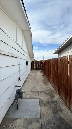 $1,898 | 6520 Dinning Avenue, Las Vegas, NV 89107