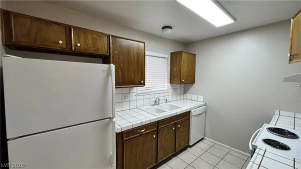 $1,898 | 6520 Dinning Avenue, Las Vegas, NV 89107