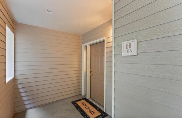 $325,000 | 639 North Riverpoint Boulevard, Unit H103, Spokane, WA 99202