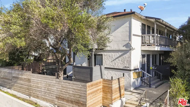 $2,600,000 | 240 3rd Avenue, Venice, CA 90291