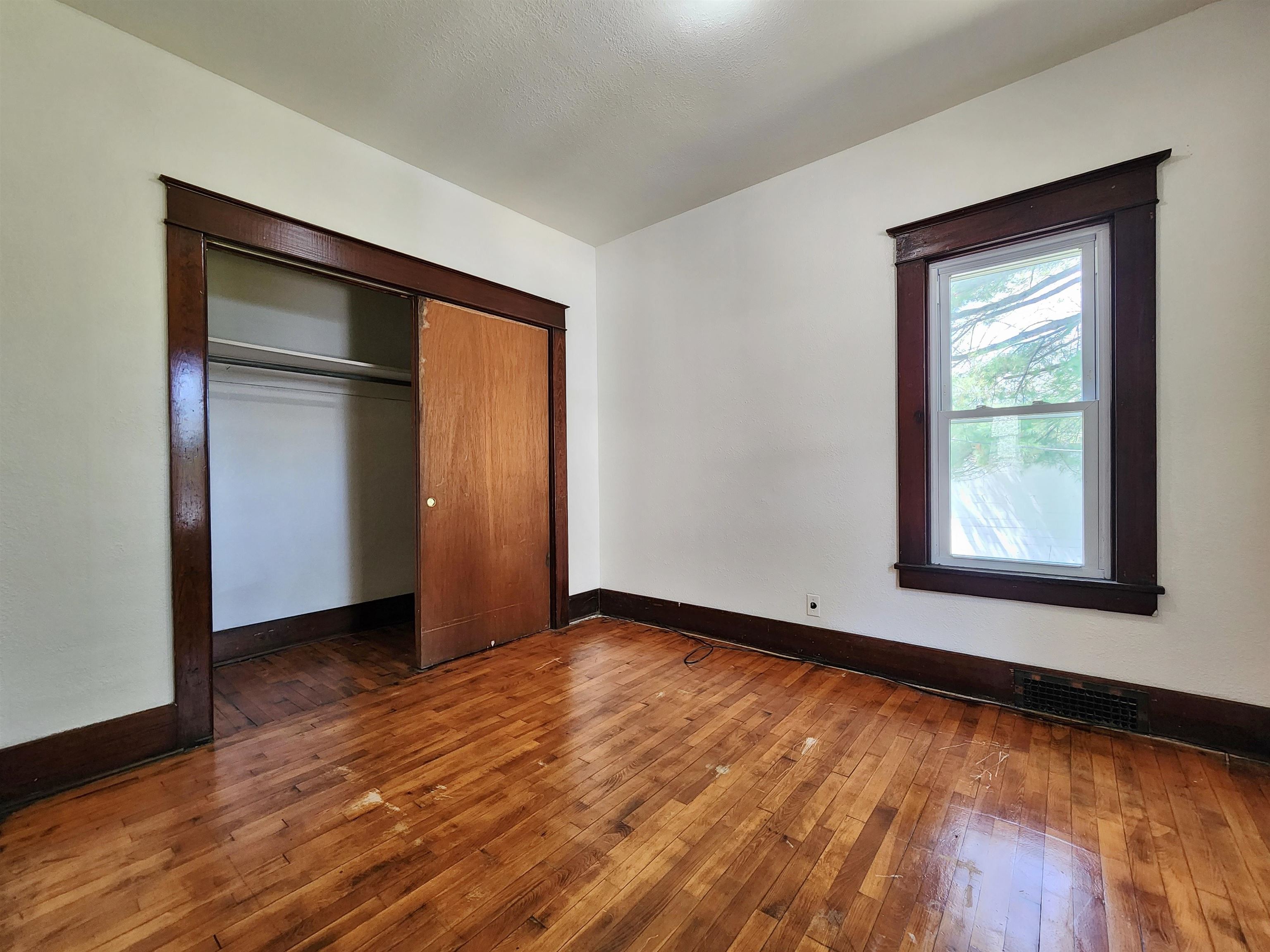128 Rockingham Avenue Alma, MI 48801 - Photo 8 of 36 1933389-aebab633-479b-41aa-829f-313425a7451c.JPG