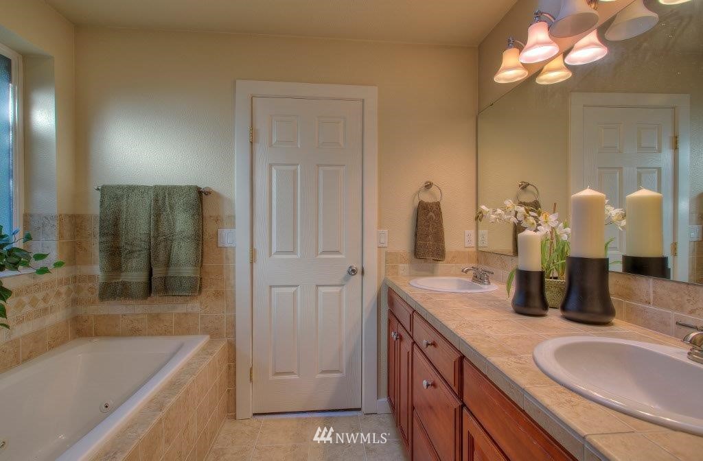 917 Aberdeen Avenue Northeast, Unit 6 Renton, WA 98056 - Photo 12 of 14 Gallery Image 12