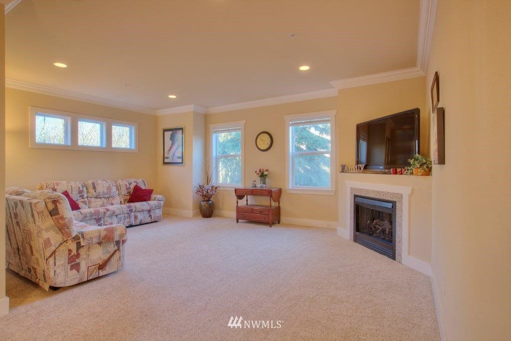 917 Aberdeen Avenue Northeast, Unit 6 Renton, WA 98056 - Photo 3 of 14 Gallery Image 3