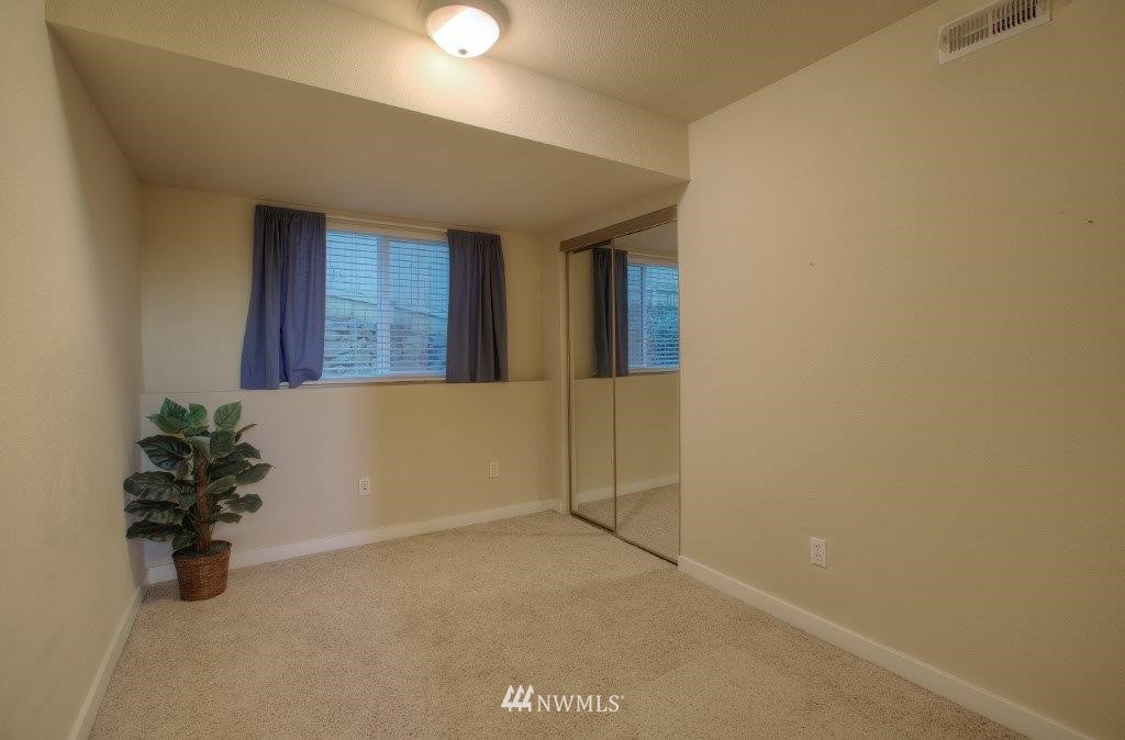 917 Aberdeen Avenue Northeast, Unit 6 Renton, WA 98056 - Photo 7 of 14 Gallery Image 7