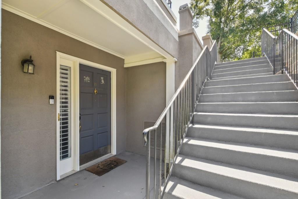 19 Normandy Court Atlanta, GA 30324 - Photo 23 of 27 a view of entryway
