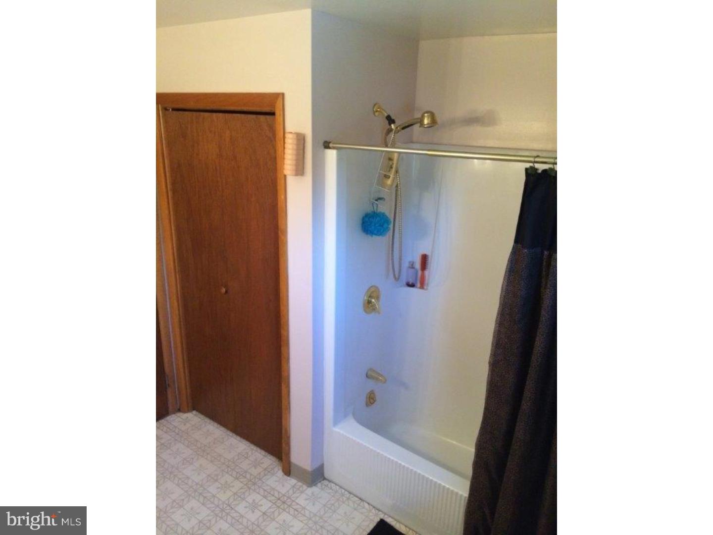 40 Rutledge Avenue Ewing, NJ 08618 - Photo 14 of 24 Bathroom