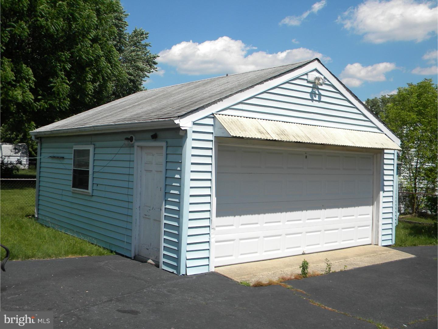 40 Rutledge Avenue Ewing, NJ 08618 - Photo 20 of 24 Garage