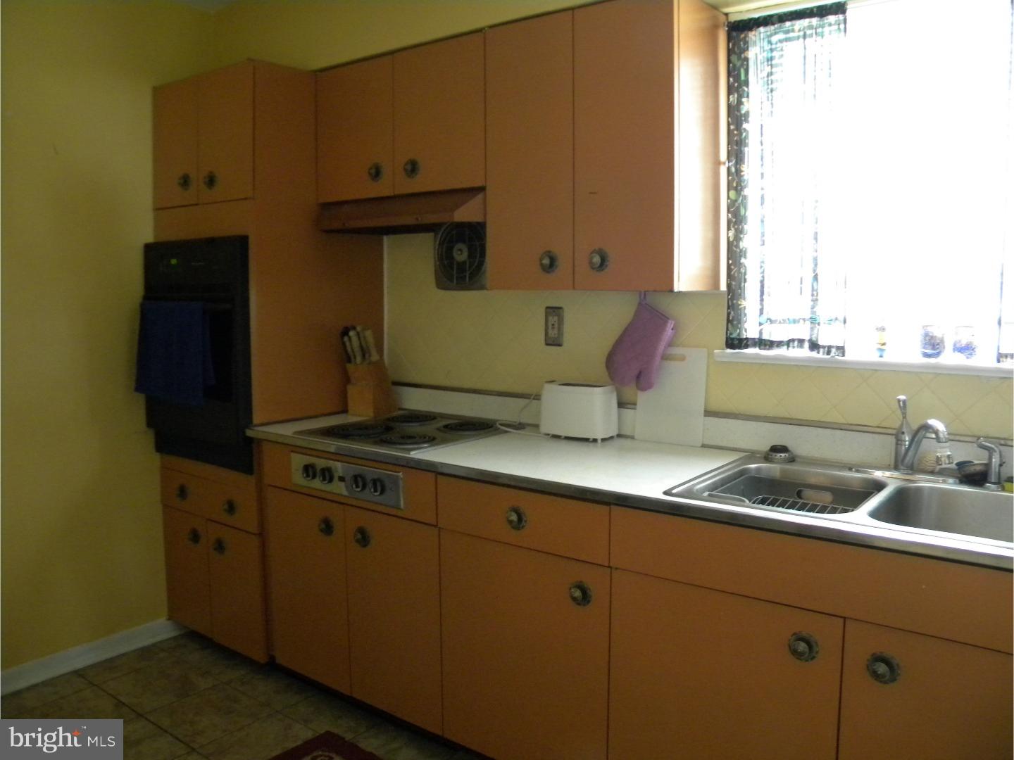 40 Rutledge Avenue Ewing, NJ 08618 - Photo 10 of 24 Kitchen