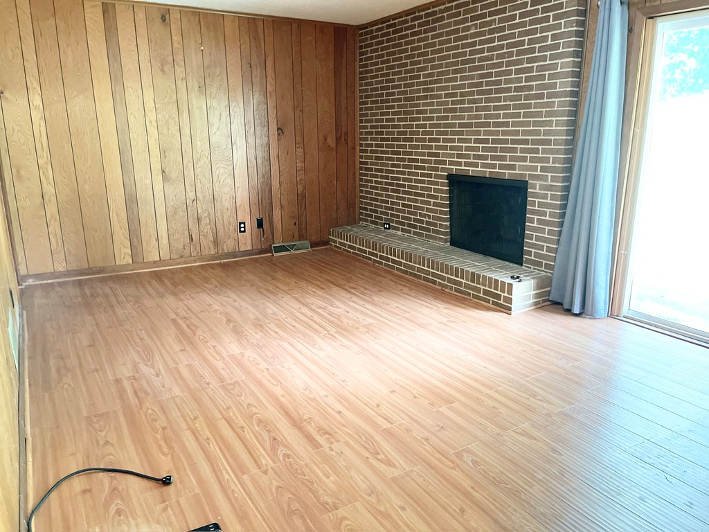 304 Carbondale Road Southwest Dalton, GA 30721 - Photo 2 of 26 Gallery Image 2
