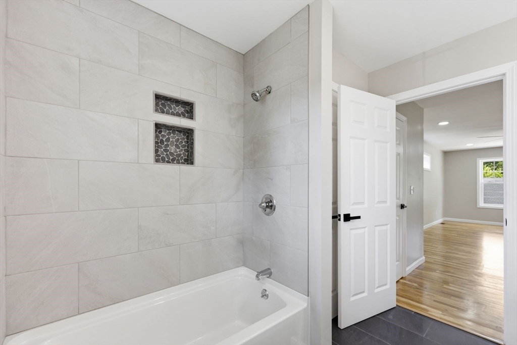 30 Goldenrod Street Springfield, MA 01109 - Photo 27 of 38