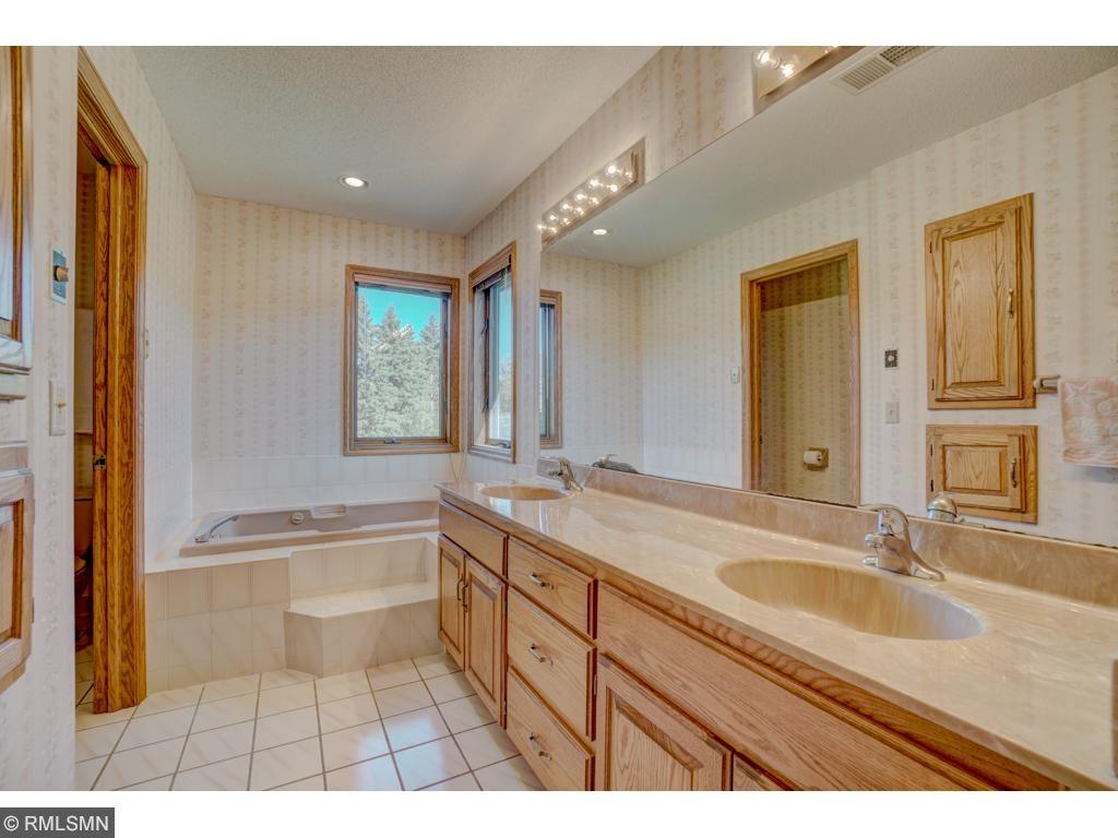 4 Red Barn Road North Oaks, MN 55127 - Photo 20 of 24 Gallery Image 20