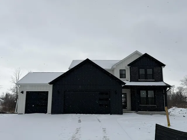 $799,900 | N75-w17841 Woody Lane, Menomonee Falls, WI 53051