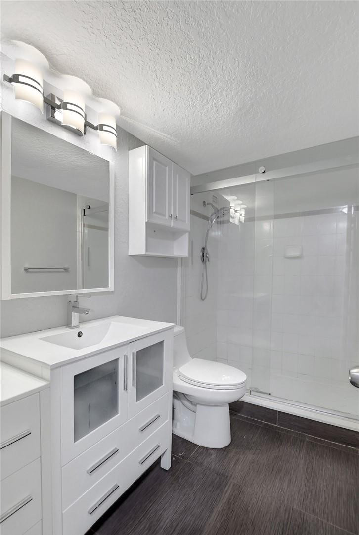 1000 Spanish River Road, Unit 4B Boca Raton, FL 33432 - Photo 18 of 35 Photo 18