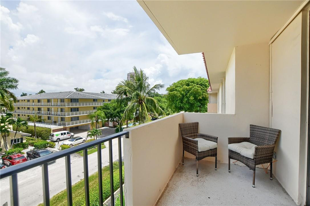1000 Spanish River Road, Unit 4B Boca Raton, FL 33432 - Photo 23 of 35 Photo 23