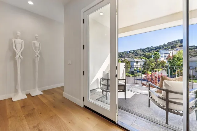 $5,788,000 | 289 Kings Court, San Carlos, CA 94070