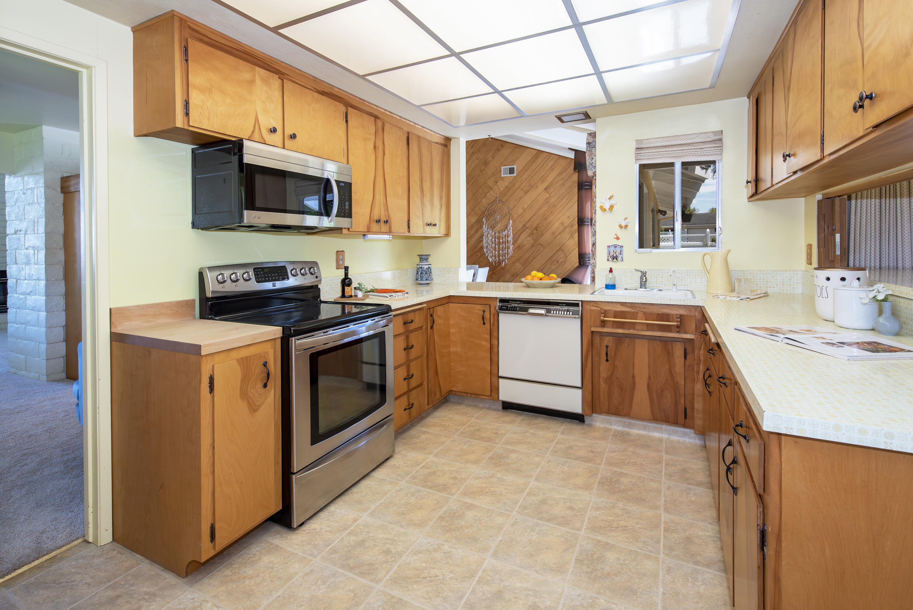 2 Cambridge Drive Lompoc, CA 93436 - Photo 11 of 24 11print