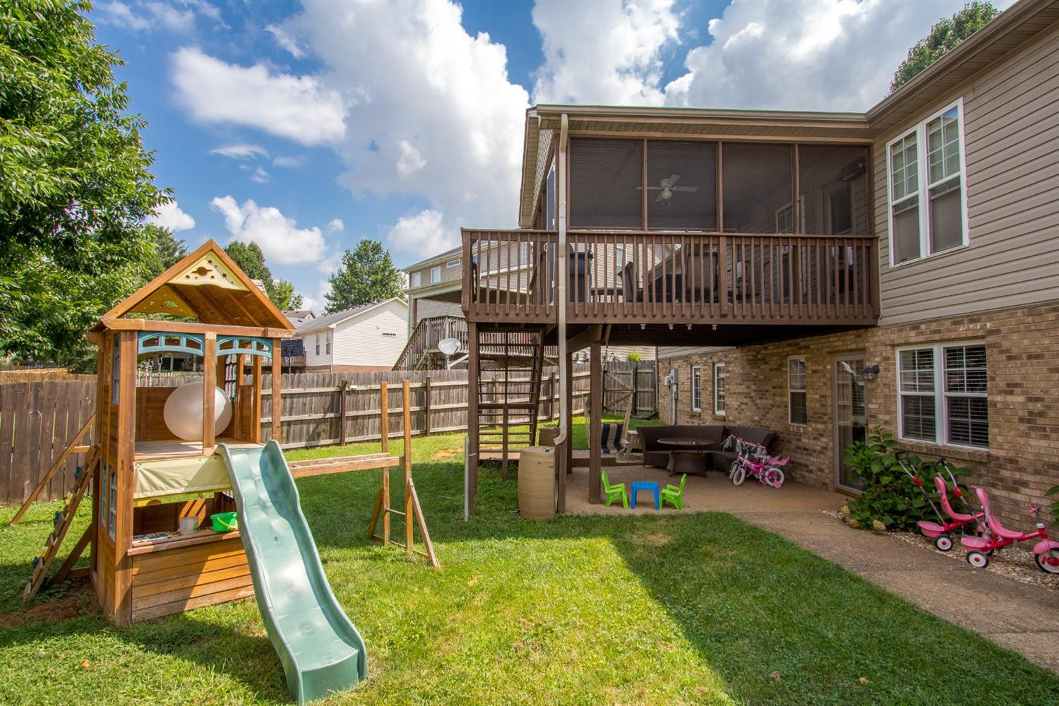 2908 Sandersville Road Lexington, KY 40511 - Photo 46 of 48 There is a fully-fenced backyard & a