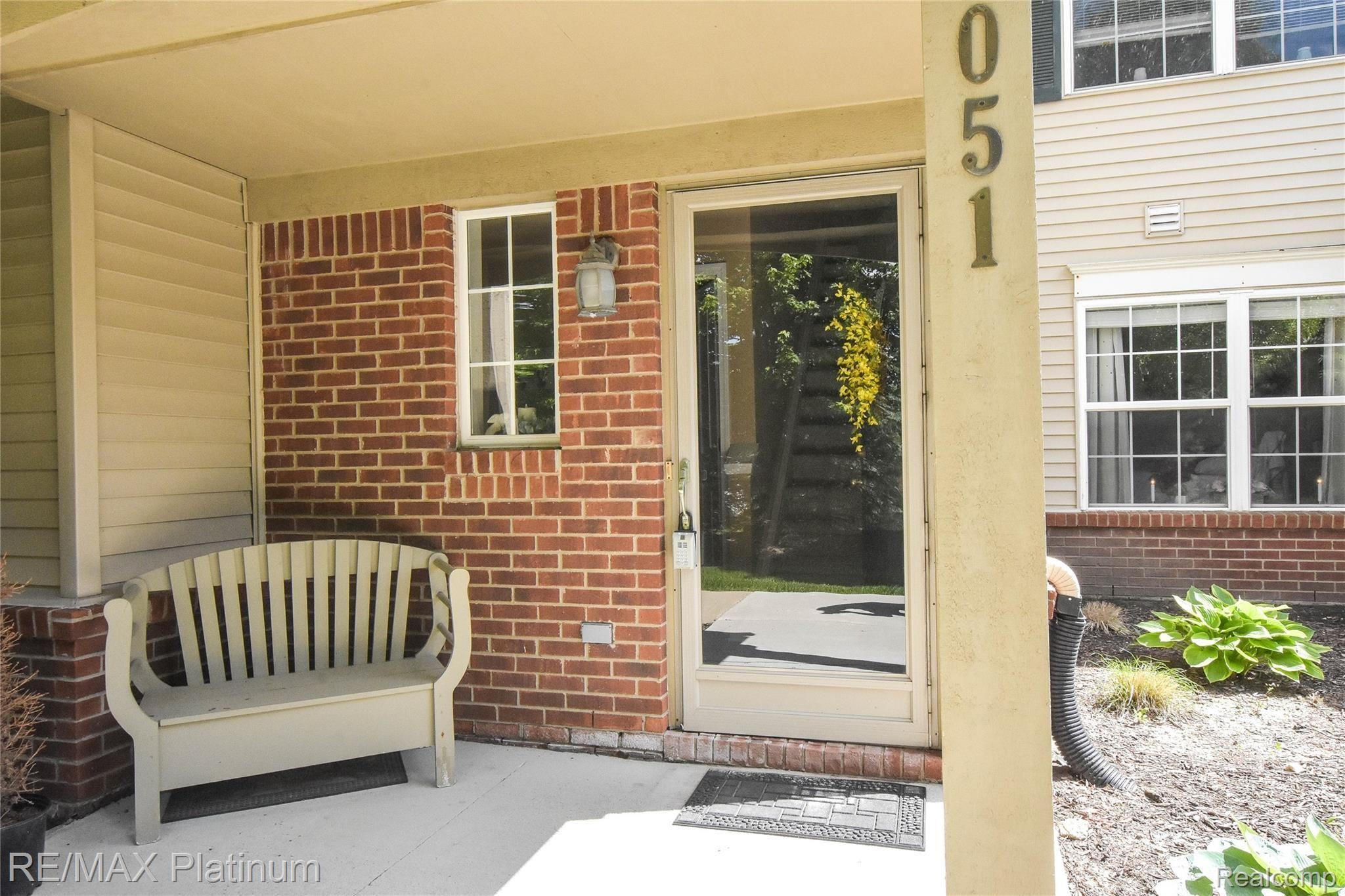 4051 Hampton Ridge Boulevard, Unit 7 Howell, MI 48843 - Photo 3 of 36 DSC_0740.jpg