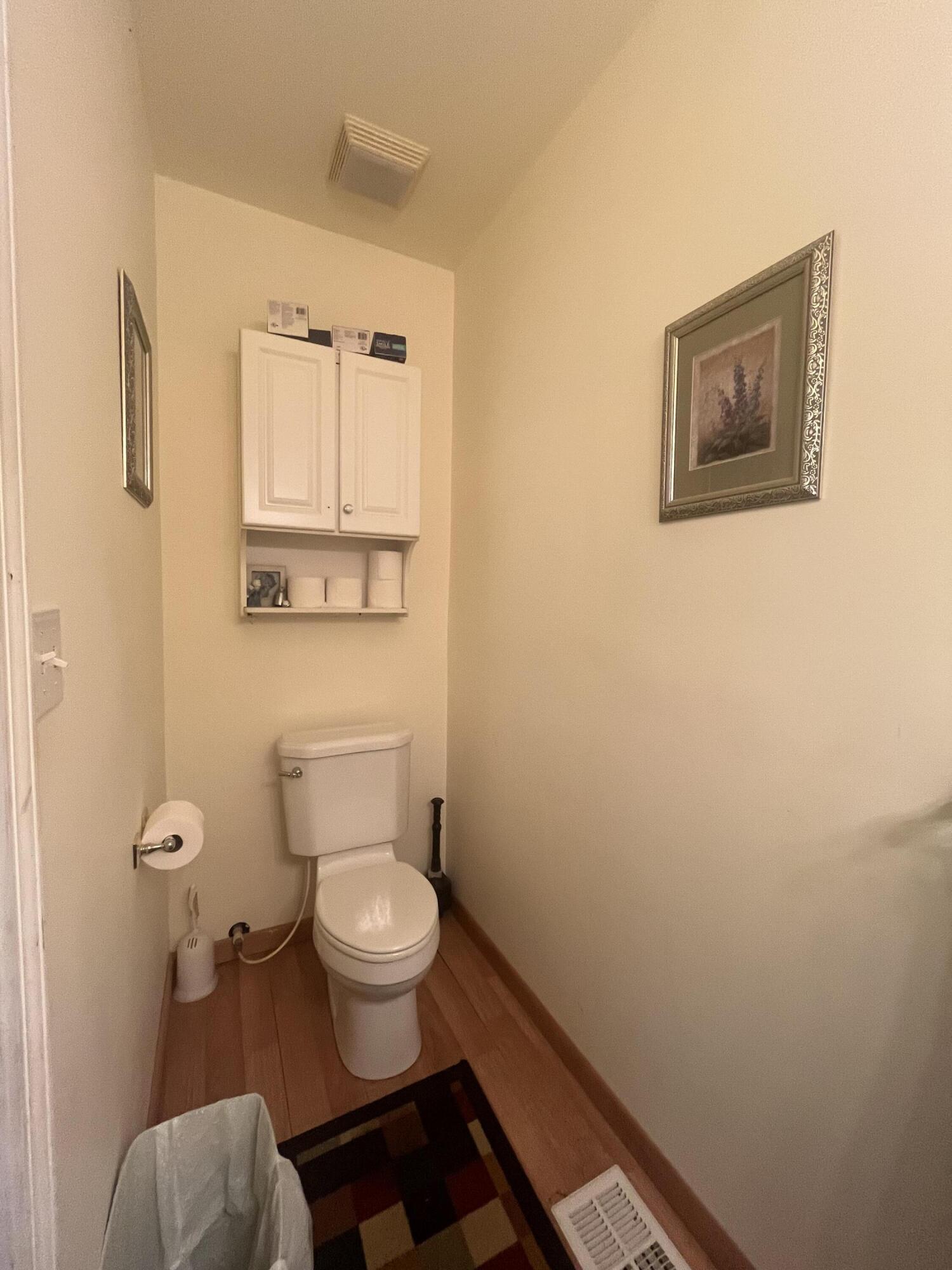 58 Hankins Road Freeport, FL 32439 - Photo 19 of 29 a bathroom with a toilet