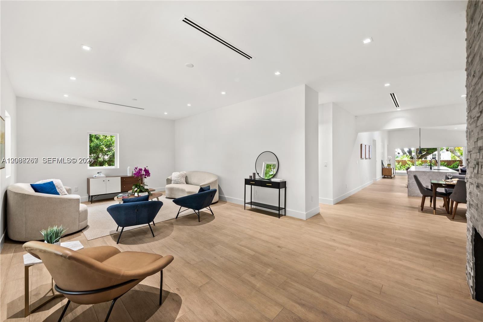 270 Southwest 29th Road Miami, FL 33129 - Photo 4 of 54 Gallery Image 4