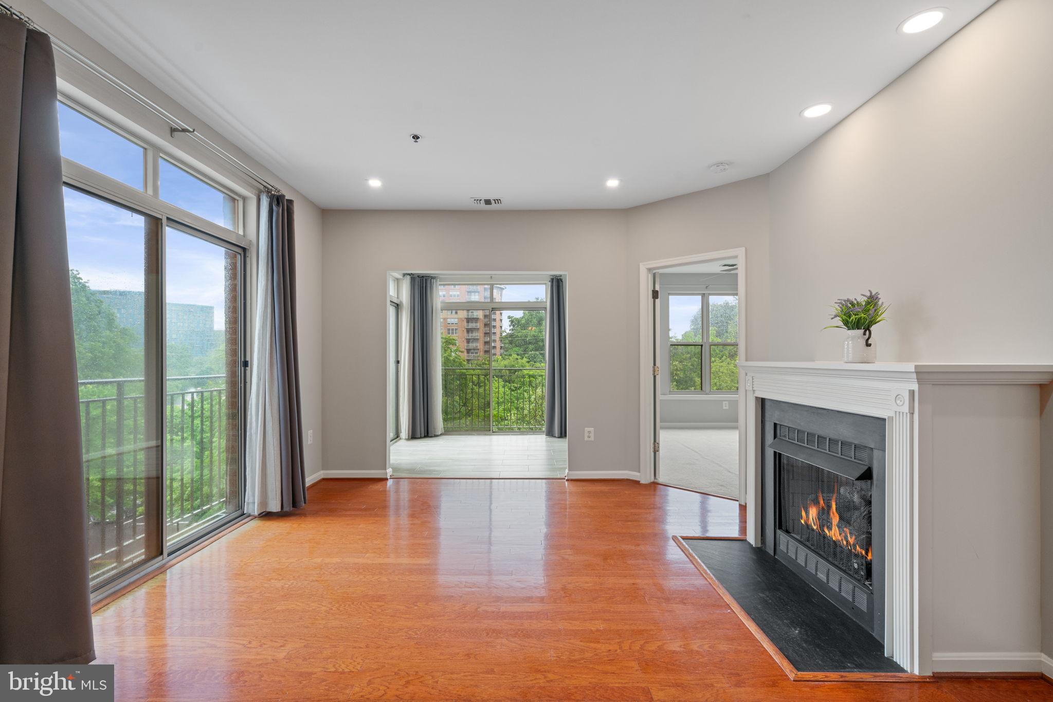 1860 Stratford Park Place, Unit 305 Reston, VA 20190 - Photo 12 of 35 Spacious Living Room