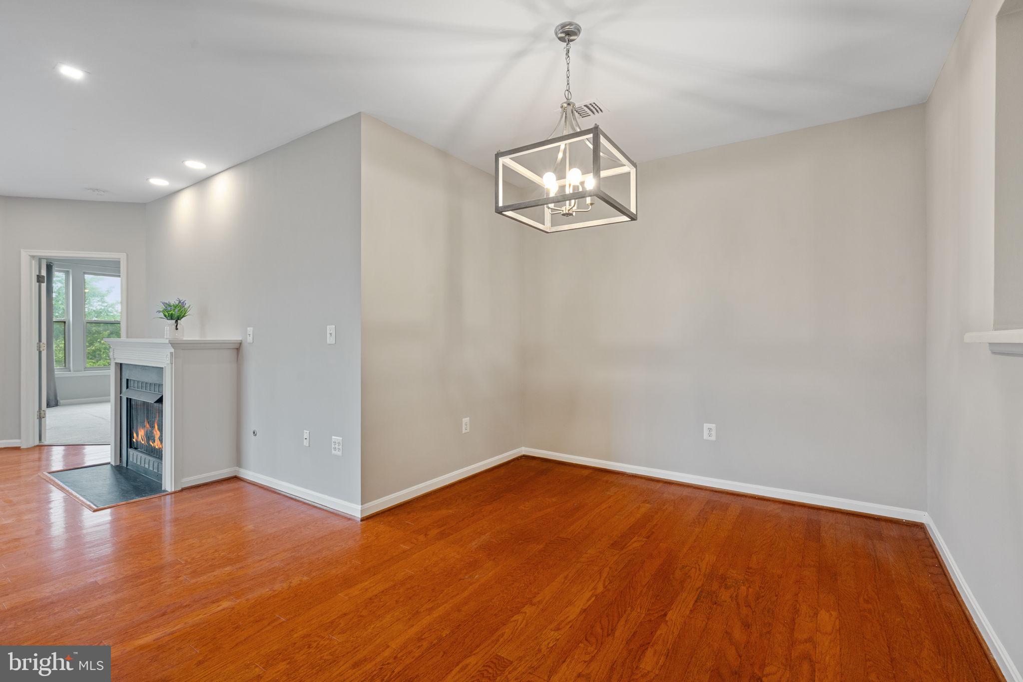 1860 Stratford Park Place, Unit 305 Reston, VA 20190 - Photo 24 of 35 Dining Room Area