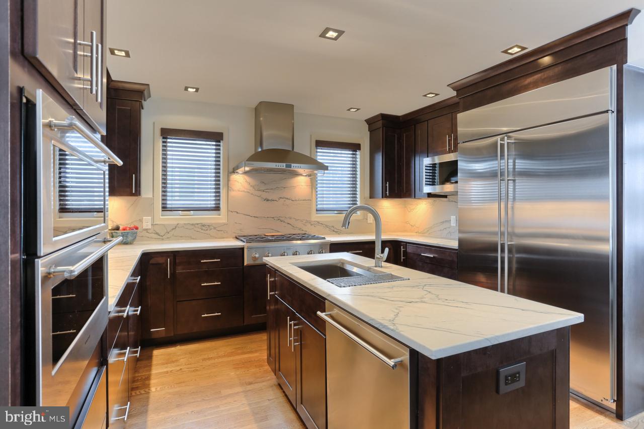 724 Linden Road Hershey, PA 17033 - Photo 5 of 40 Gallery Image 5