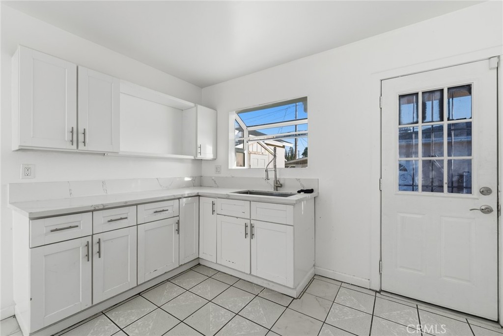 6824 Marcelle Street Paramount, CA 90723 - Photo 5 of 46