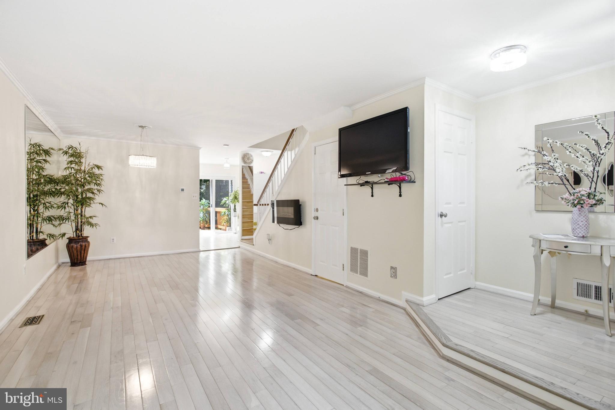 8434 Springfield Oaks Drive Springfield, VA 22153 - Photo 14 of 46
